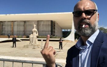 MPF denuncia blogueiro bolsonarista por ameaça a Barroso, presidente do TSE