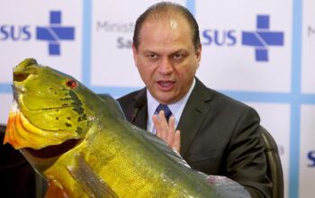 'Não dê uma de tucunaré aqui não', adverte Omar Aziz ao início de tumulto promovido por Ricardo Barros na CPI