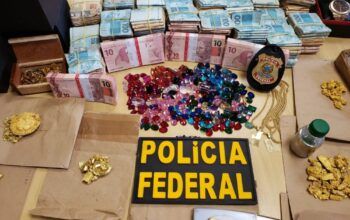 Polícia Federal apreende mais de 1 kg de ouro, pedras preciosas e cocaína no Japurá; nove pessoas são presas
