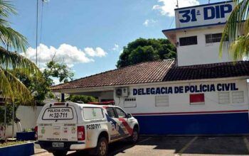 Polícia prende homens e apreende adolescentes por tráfico de drogas no Iranduba