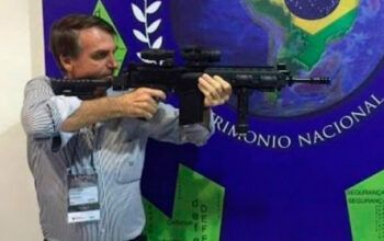 “Quero que quintuplique” o número de armas no Brasil, diz Bolsonaro; veja vídeo