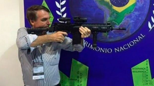 “Quero que quintuplique” o número de armas no Brasil, diz Bolsonaro; veja vídeo
