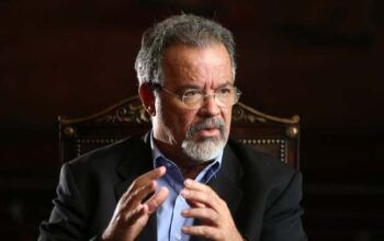 Voo rasante que destruiu vidraças do STF foi determinado por Bolsonaro, diz ex-ministro