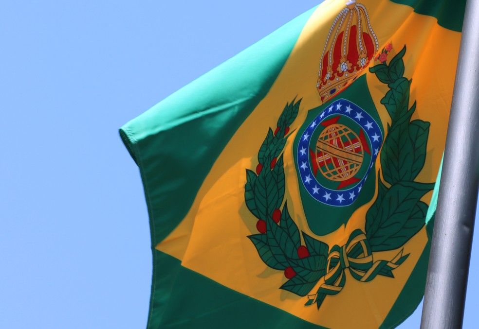Fux manda TJ de MS retirar bandeira do Brasil Império hasteada na sede do tribunal
