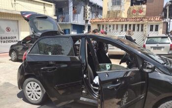 Adolescente é baleado dentro de carro de aplicativo em Manaus