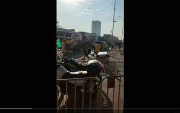 Bolsonaristas atiram pedras na PM e derrubam grades de proteção no Itamaraty