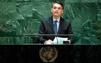 Bolsonaro mente e distorce dados sobre meio ambiente, economia e defende tratamento precoce