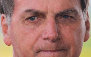 Bolsonaro recua do tom e em nota diz  que ataques ao STF "decorreram do calor do momento"