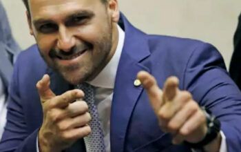 Eduardo Bolsonaro testa positivo para Covid-19