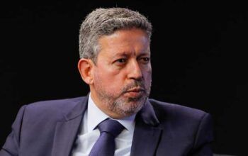 Fachin cobra Aras e diz que PGR não pode desistir de denúncia contra Lira