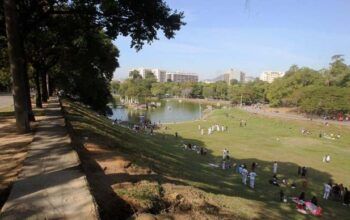 Homem é baleado na cabeça ao tentar recuperar celular roubado da sobrinha