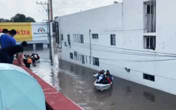 Hospital é inundado e 16 pacientes morrem após fortes chuvas
