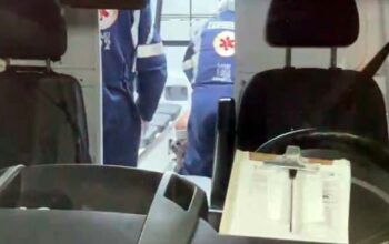 Moradora de rua é esfaqueada pelo parceiro num banco de praça