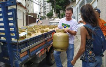 Federação Única dos Petroleiros vendem gás a R$ 50 e denunciam política de preços de Bolsonaro