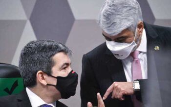 Randolfe diz que está escrevendo livro sobre CPI da Covid com Humberto Costa