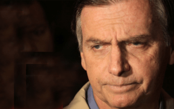 Reprovação a Bolsonaro bate recorde e chega a 53%