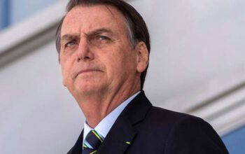 Ala militar do governo propõe que Bolsonaro se filie ao PL, diz Bela Megale