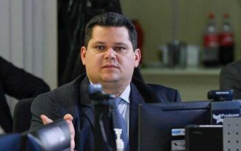 Alcolumbre planeja iniciar votação de Mendonça em novembro