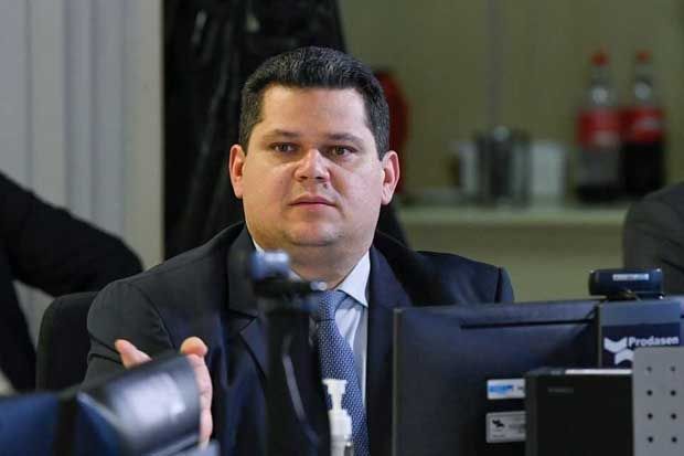 Alcolumbre planeja iniciar votação de Mendonça em novembro