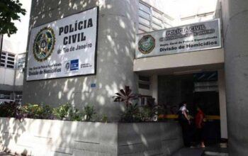 Carro passa atirando em bar e deixa três mortos e dois feridos