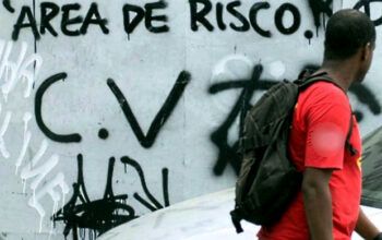 Comando Vermelho quebra mãos de suspeito de matar bebê