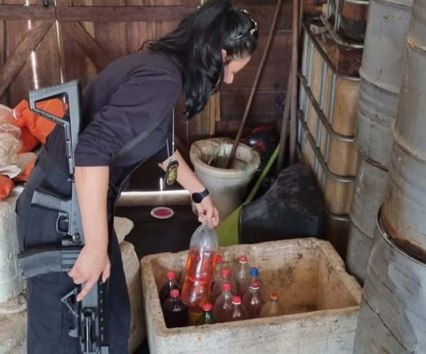 Comerciante é preso em Itamarati por venda de gasolina garrafas pet