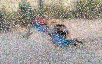 Com as mãos e pés amarrados, homens são torturados até a morte