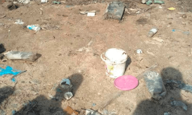 Fetos de supostos gêmeos são encontrados dentro de balde em praia de Manaus