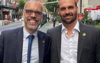 Eduardo Bolsonaro ajudou Allan dos Santos a fugir para os EUA