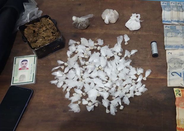 Em Manacapuru, jovem é detido por tráfico de drogas no no beco da Taboca