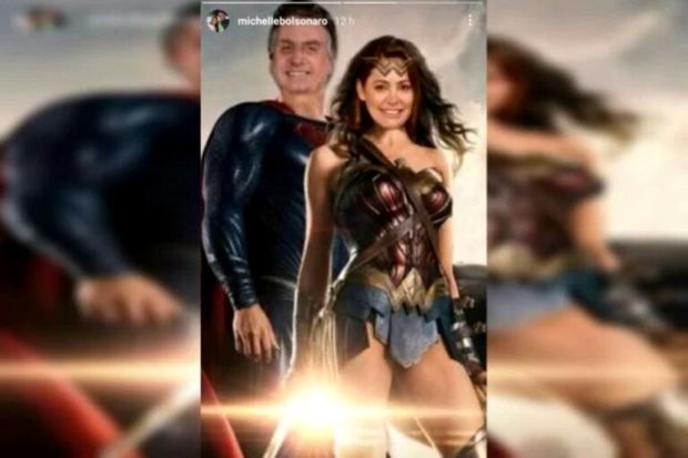 Em meio à polêmica, Michelle publica montagem de Bolsonaro Superman