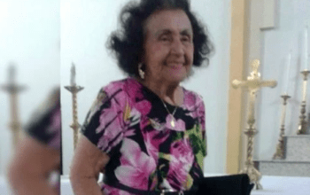 Idosa é velada viva por oito horas e parentes interrompem o velório ao perceber