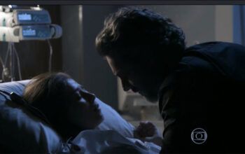 Império: Cora tem noite de amor com comendador no hospital