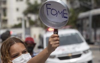 Justiça nega liberdade a mãe de 5 filhos que furtou Coca-Cola, Miojo e suco em pó de supermercado