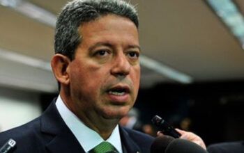 Lira diz ao STF que impeachment de presidente é “solução extrema”