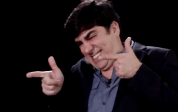 Marcelo Adnet imita Bolsonaro e pede volta do WhatsApp para espalhar fake news