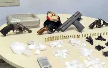 Membro do Comando Vermelho é preso com droga e metralhora durante desmanche de boca