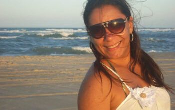 Mulher é baleada por PMs em posto após ser confundida com criminoso