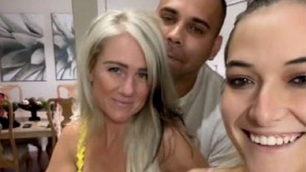 Mulher revela que divide marido com mãe e irmã para “mantê-lo feliz”