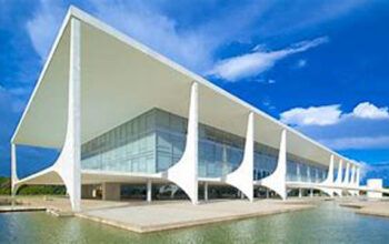 Planalto publica texto sem sentido em latim para celebrar mil dias de governo