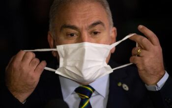 Queiroga diz ser “absolutamente contrário” ao uso obrigatório de máscaras
