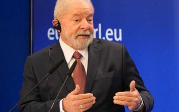 "Bolsonaro é uma cópia mal feita do Trump", diz Lula no Parlamento Europeu