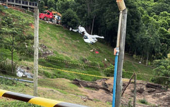 Avião em que morreu Marília Mendonça é removido e vai para aeroporto