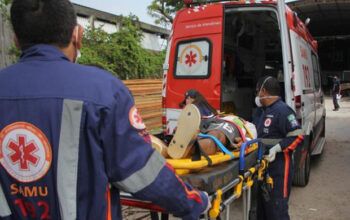 Caçador luta com onça pintada para não morto e fica com o rosto deformado