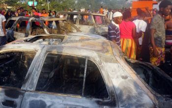 Cerca de 100 pessoas morrem em explosão de caminhão-tanque na capital de Serra Leoa