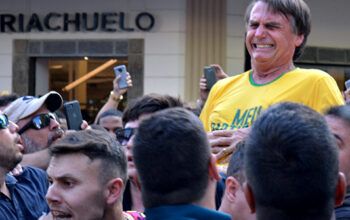 Correspondente do El País no Brasil questiona “facada” de Juiz de Fora em Bolsonaro
