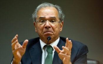 Cristina Serra diz que Guedes exala o mau hálito da Casa Grande e que ele odeia pobres