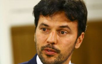Fábio Faria diz que governo tem "plano B" para Auxílio Brasil eleitoral se Congresso rejeitar PEC dos Precatórios
