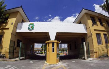 Garota de 15 anos esfaqueia padrasto para defender mãe de violência doméstica