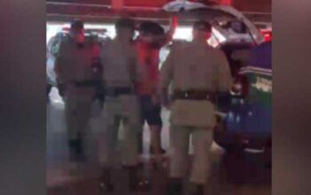 Que nojo! Racista chama caixa de supermercado de “preta” e é preso -vídeo da prisão